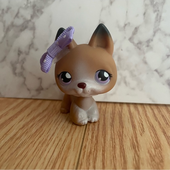 Littlest Pet Shop Brown German Shepherd Dog Purple Eyes #112 2006 Authentic LPS - Picture 2 of 4